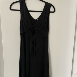 Theory: black cotton dress. Gently worn. Size: S